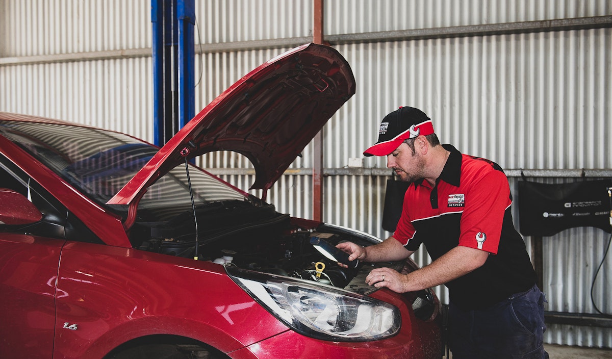 Mudgee Car Service Mechanic Under Bonnet